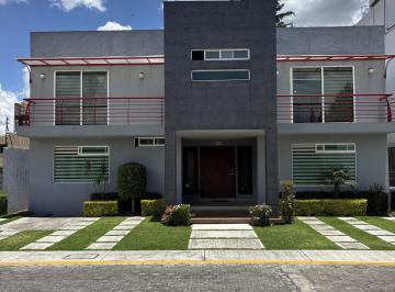 Casa en condominio · 362m² · 4 Recámaras · 4 Estacionamientos · Casa de 4 Recámaras en Venta en Metepec