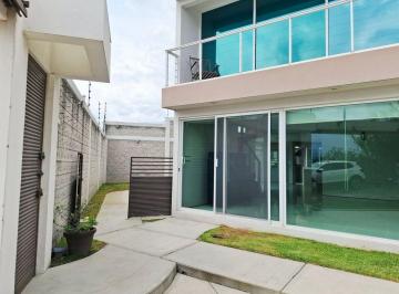 Casa · 218m² · 3 Recámaras · 3 Estacionamientos · Casa en Venta en Puebla, San Bernardino Tlaxcalancingo, Barrio Tecmanitla, Recámara Principal en Pla