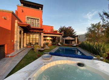 Casa de 5 habitaciones, San Miguel de Allende · Casa en Renta en San Miguel de Allende, Desarrollo Las Ventanas Club de Golf