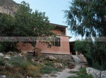 Casa · 363m² · 3 Recámaras · 4 Estacionamientos · Casa en Renta en Santa Catarina