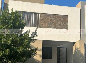 Casa · 124m² · 3 Recámaras · 1 Estacionamiento · Casa en Venta en García