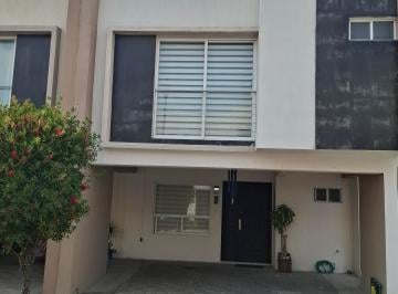 Casa de 3 habitaciones, Toluca · Rento Casa