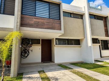 Casa en condominio de 3 habitaciones, Tlajomulco de Zúñiga · Casa en Venta en Jardines de Santa Anita