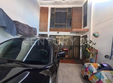 Casa · 264m² · 4 Recámaras · 1 Estacionamiento · Casa en Venta en La Perla, Nezahualcoyotl, Estado de México