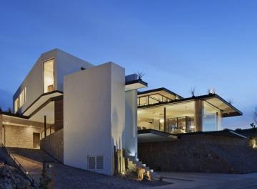 Casa de 4 habitaciones, San Luis Potosí · Vive Frente Al Hoyo 1: Casa de 901 m² con Conexión Al Campo de Golf