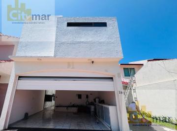 Casa · 3 Recámaras · 2 Estacionamientos · Casa - Playas del Conchal