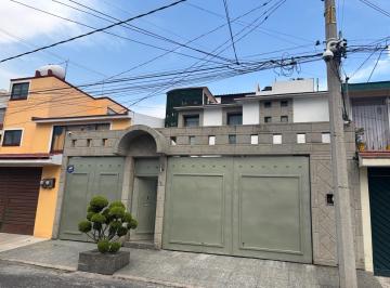 Casa · 220m² · 3 Recámaras · 2 Estacionamientos · Casa - Colina del Sur