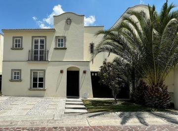 Casa · 155m² · 3 Recámaras · 2 Estacionamientos · Casa en Venta en Cumbres del Lago, Juriquilla, Condominio Viila Capri