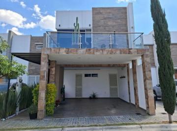 Casa · 168m² · 3 Recámaras · 2 Estacionamientos · Casa en Venta en Puebla, Lomas de Angelópolis, Natura II, Cluster con Alberca