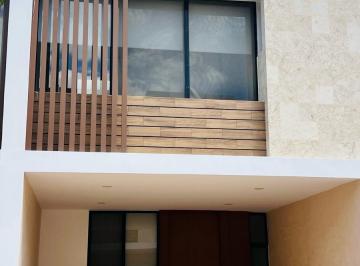 Casa · 140m² · 2 Recámaras · Casa Tipo Townhouse en Privada con Piscina en Cholul