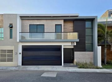 Casa · 290m² · 3 Recámaras · 2 Estacionamientos · Casa Nueva en Venta Lomas del Sol Riviera Veracruzana