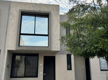 Casa en condominio · 90m² · 2 Recámaras · 2 Estacionamientos · Se Renta Casa en Zoi Sur (Zona Galerías Sta Anita)