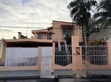 Casa · 229m² · 4 Recámaras · 3 Estacionamientos · Casa Amplia en Venta de 2 Plantas Sobre Calle 41 Smz 76