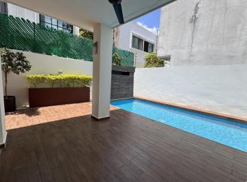 Casa · 254m² · 3 Recámaras · 3 Estacionamientos · Casa en Venta con Doble Terreno Amplia Alberca y Seguridad