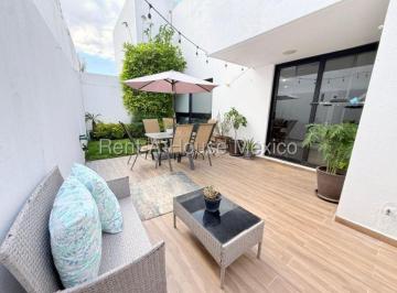 Casa de 4 habitaciones, El Marqués · Venta - Casa de 4 Recámaras con 1 en Planta Baja y Área de Tv. Zibatá