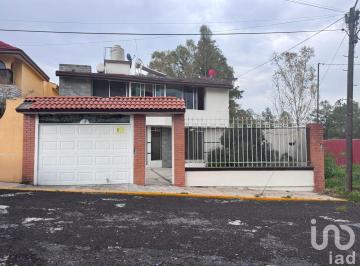 Casa · 205m² · 4 Recámaras · 3 Estacionamientos · Casa en Venta en Fraccionamiento Santa Elena, Panotla, Tlaxcala