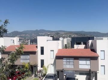 Casa en condominio de 3 habitaciones, Huixquilucan · Casa en Renta en Bosque Real