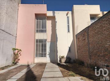 Casa · 90m² · 3 Recámaras · 1 Estacionamiento · Casa en Renta en La Cartuja Jesus Maria