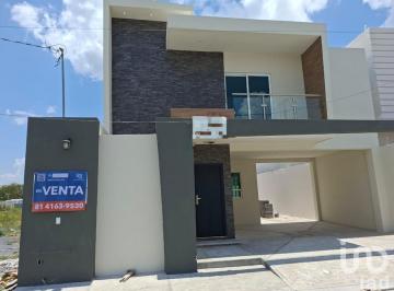 Casa · 169m² · 3 Recámaras · 3 Estacionamientos · Venta Casa Nueva Grande con Una Recamara en P. B. en Lomas de Sinai, Reynosa.
