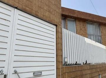 Casa · 345m² · 3 Recámaras · 2 Estacionamientos · Casa en Venta con Casa y Departamento Adicional en Colonia Electra, Tlalnepantla, Estado de México