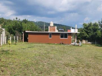 Casa de 2 habitaciones, Valle de Bravo · Renta de Casa en Acatitlan con Amplio Jardín