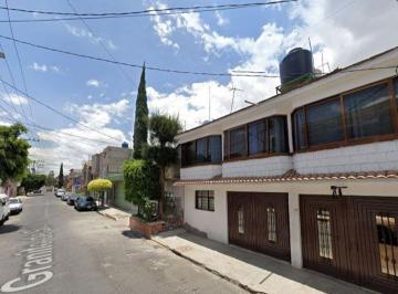 Casa de 3 habitaciones, Nezahualcóyotl · "Oportunidad Casa en Nezahualcoyotl Adjudicada Cerca del Coyote!