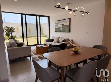 Departamento · 114m² · 2 Recámaras · 2 Estacionamientos · Departamento en Venta en Altos Juriquilla, Queretaro