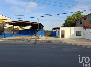 Terreno / Lote · 878m² · Venta de Amplio Terreno en Av Principal en Zona Centro de Reynosa