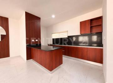 Casa · 192m² · 3 Recámaras · 2 Estacionamientos · Casa en Venta en La Rioja Residencial - Av 135 Cancún