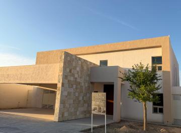 Casa de 4 habitaciones, Saltillo · Casa en Venta - Fraccionamiento Vivennto (Norte Saltillo)