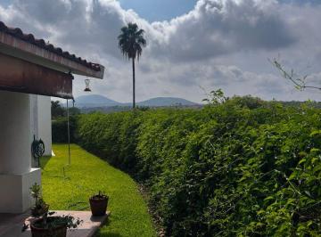 Casa en condominio de 4 habitaciones, Xochitepec · Casa en Área Común en Colinas de Santa Fe, Al Sur de Cuernavaca, Mor.