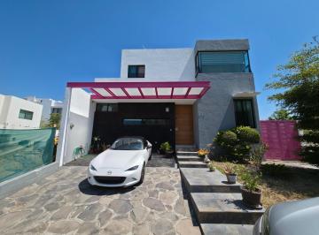 Casa · 291m² · 4 Recámaras · Casa en Los Robles Residencial