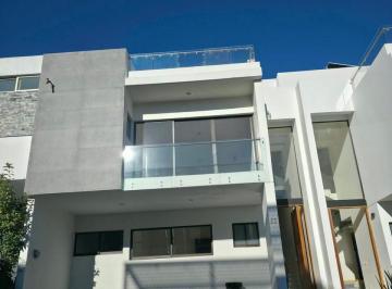 Casa · 240m² · 4 Recámaras · 3 Estacionamientos · Casa en Valle Imperial