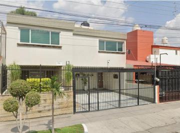 Casa de 4 habitaciones, Guadalajara · Venta de Casa en Bosques de La Victoria en Guadalajara Jalisco