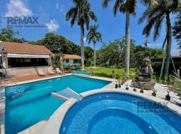 Venta de Casa con alberca en Morelos · Venta de Casa en Real de Tezoyuca, Xochitepec, Morelos, 5,997 m² de Terreno…clave 5788