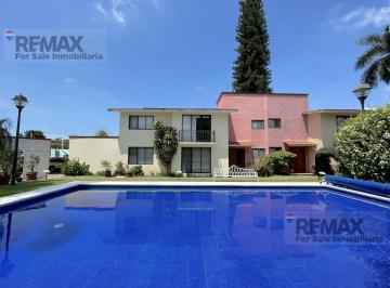 Casa en condominio · 284m² · 4 Recámaras · 2 Estacionamientos · Venta de Casa en Condominio, Col. Delicias, Cuernavaca, Morelos…clave 5859