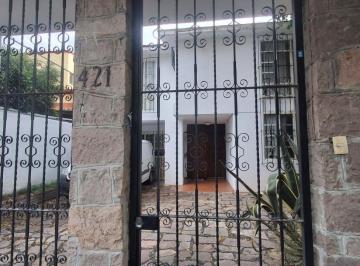 Casa · 278m² · 3 Recámaras · 2 Estacionamientos · Casa en Renta en Arboledas, Queretaro