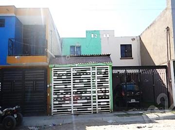Casa de 2 habitaciones, San Pedro Tlaquepaque · Casa en Dos Niveles con 62.30 m² de Superficie en Fraccionamiento San Pedrito