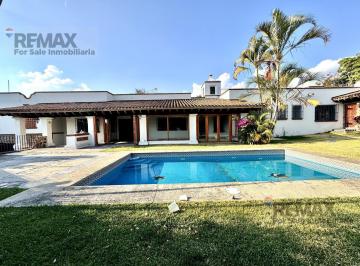 Casa · 540m² · 4 Recámaras · 3 Estacionamientos · Renta de Casa Sola en Vista Hermosa, Cuernavaca, Morelos…clave 6050