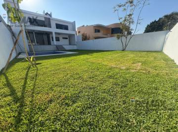 Casa · 313m² · 4 Recámaras · 2 Estacionamientos · Venta de Casa Sola en El Fracc. Burgos de Cuernavaca, Temixco, Morelos…clave 6112