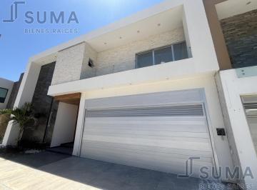 Casa · 289m² · 3 Recámaras · 2 Estacionamientos · Casa en Venta en Fracc. Las Palmas Green, Medellín de Bravo. con Recámara en Planta Baja