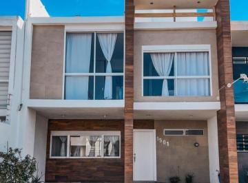 Casa · 110m² · 3 Recámaras · 2 Estacionamientos · ¡Hermosa Casa Amueblada en Renta en La Zona Sur de Zapopan!