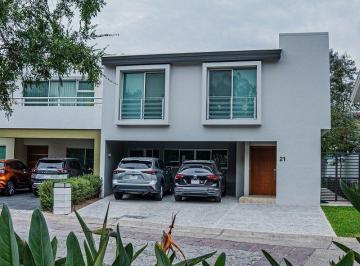 f2a4fdfebd39df3d4ecc0a50cc4e4c0b3dc28f5d3d88d690e83e3b778139fd96 · Moderna Casa en Venta Dentro de Coto en Valle Real