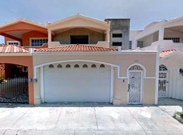 Casa de 3 habitaciones, Mazatlán · Casa en Venta en La Col. Alameda, Mazatlan, Sin.