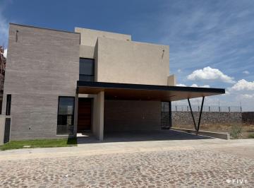 Casa de 4 habitaciones, Querétaro · Casa en Venta con 4 Recámaras Lomas del Campanario Norte