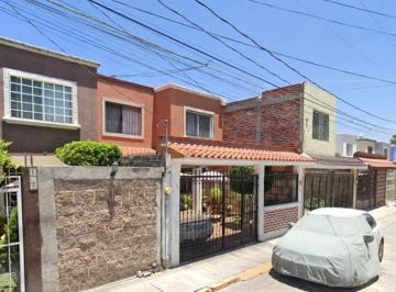 Casa de 3 habitaciones, Celaya · Casa en Venta en Bosques de La Alameda Celaya Guanajuato