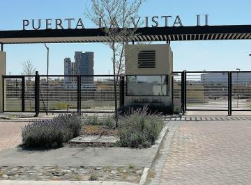 c6261b9406f7173316bb4cd4aa26544243540134a34bd98f9f3c3814865ece2e · Puerta de La Vista! Excelente Terreno 285 m. $8,800 Mt. 15 Frente