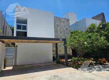Casa · 100m² · 4 Recámaras · 2 Estacionamientos · Casa en Renta en Cumbres