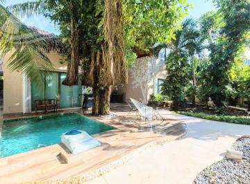 Casa · 700m² · 4 Recámaras · Casa en Renta en Quintas Alamos