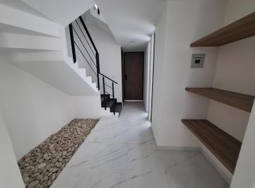 Casa · 200m² · 3 Recámaras · 2 Estacionamientos · Venta Preciosa Casa Atras de Plaza San Diego Dentro de Fraccionamiento El Suspiro